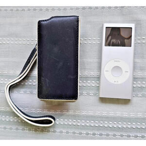 Apple iPod Silver 2GB  A1199 Don't Know If Works bundle with leather Case